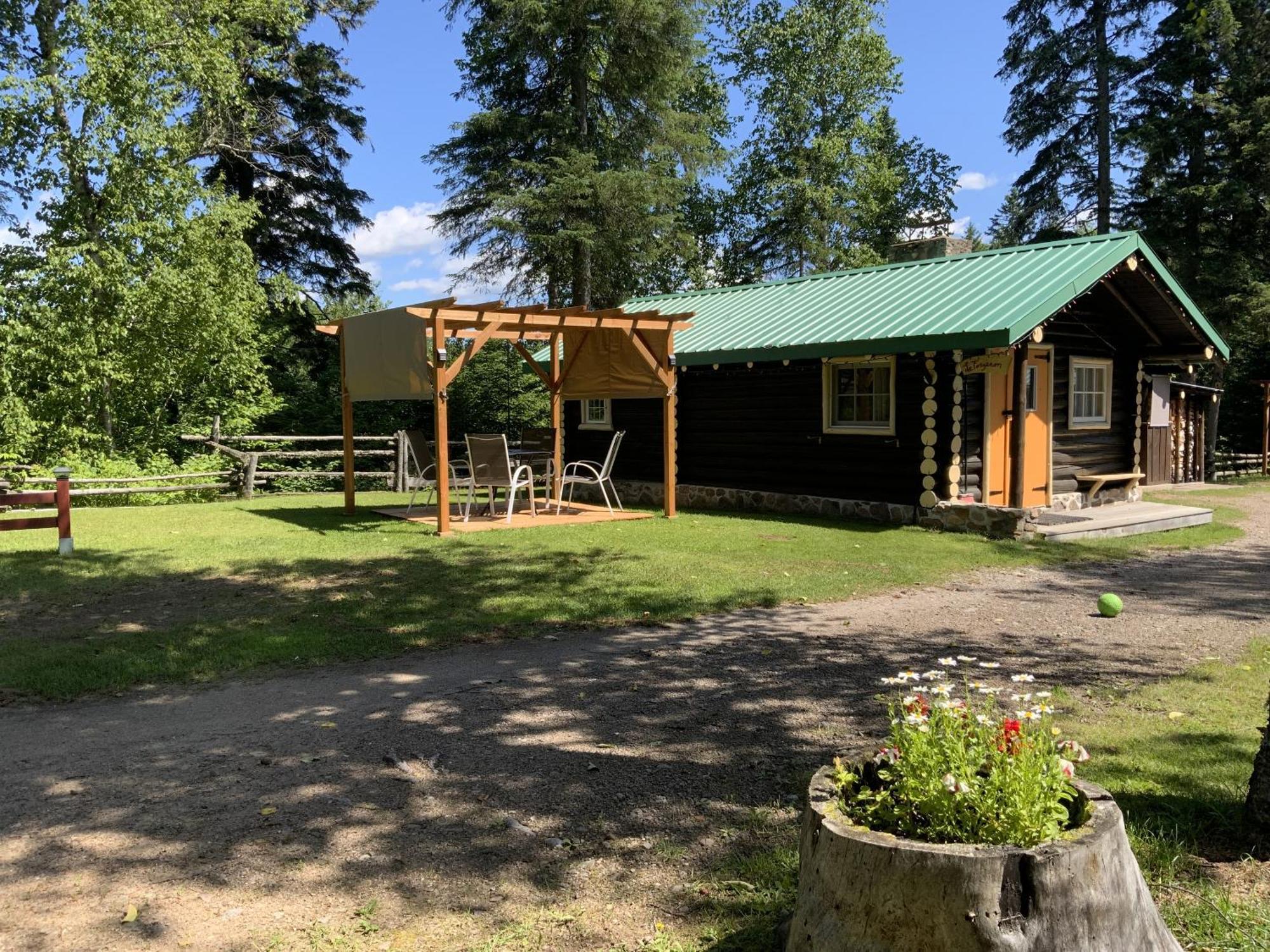 Domaine Le Bostonnais - Le Village En Bois Rond La Tuque Phòng bức ảnh